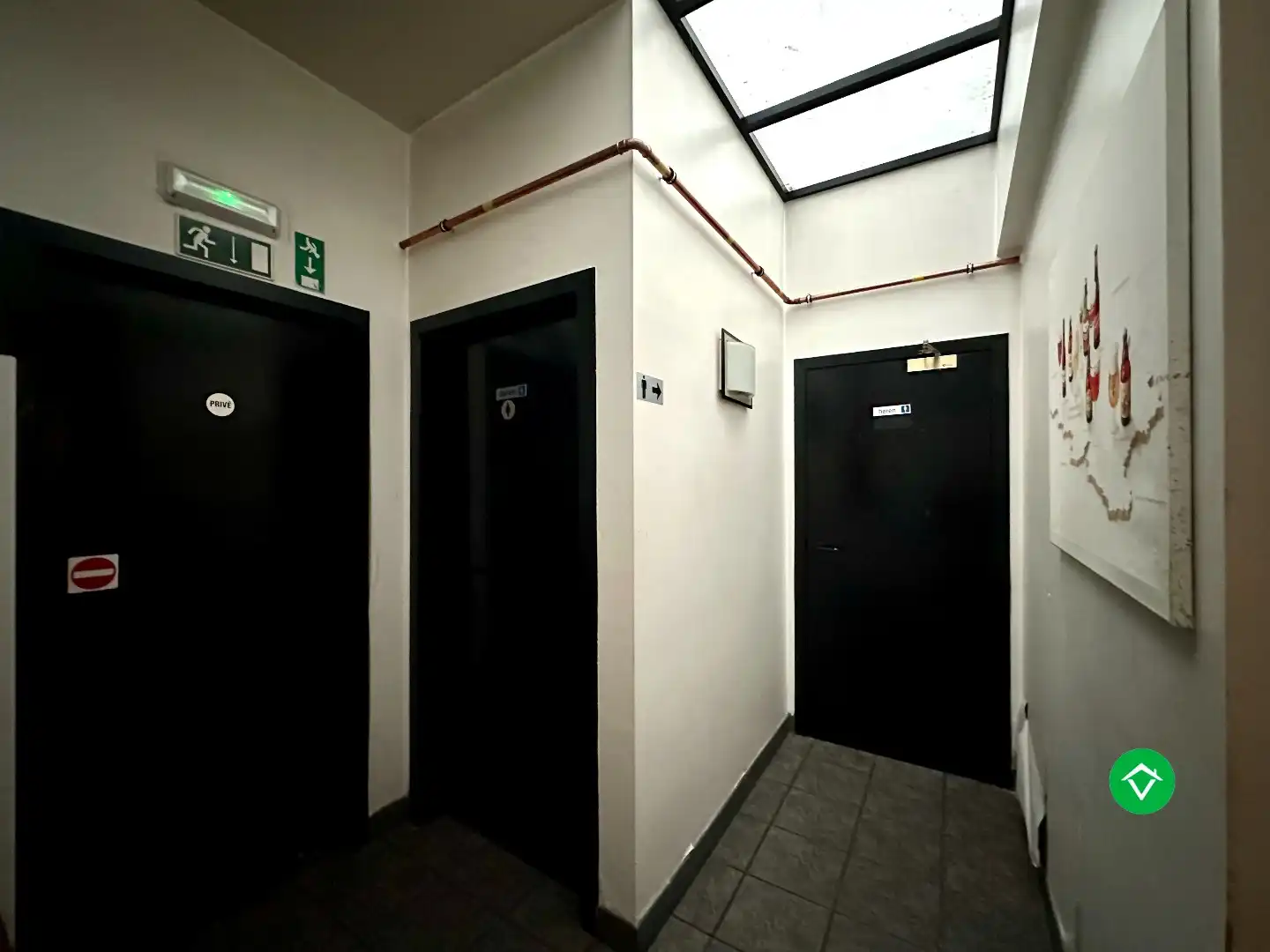 Centraal gelegen handelszaak, met tal van mogelijkheden, op de Markt van Torhout foto 19