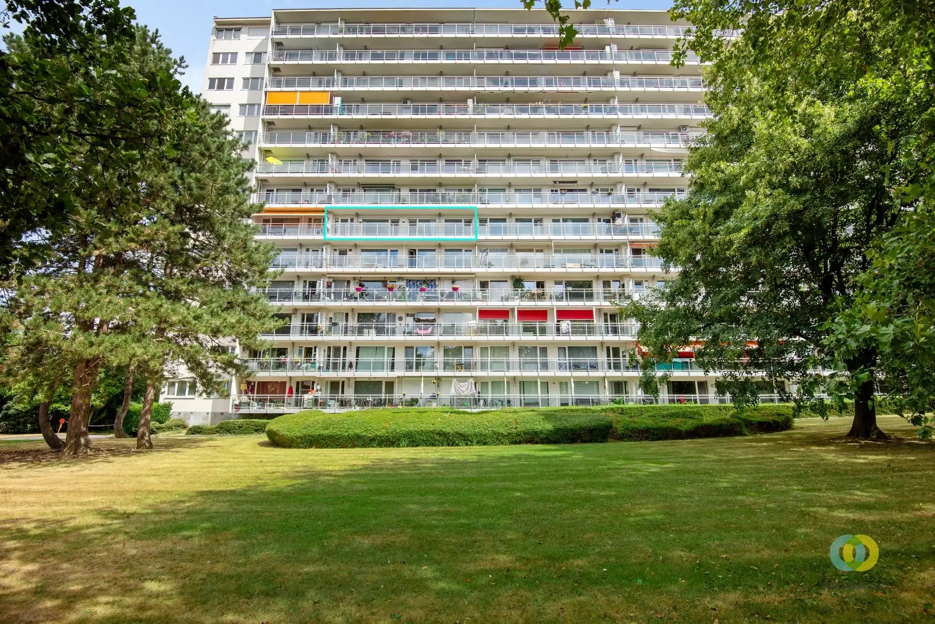 Lichtrijk appartement met terras, garage en EPC B foto 15