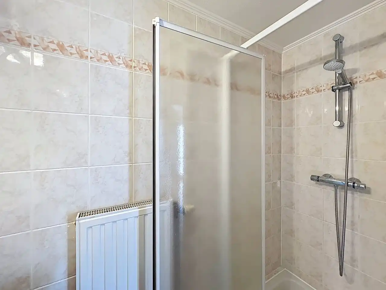 Ruim en functioneel appartement met drie slaapkamers vlakbij het Vissershuldeplein te Heist foto 26