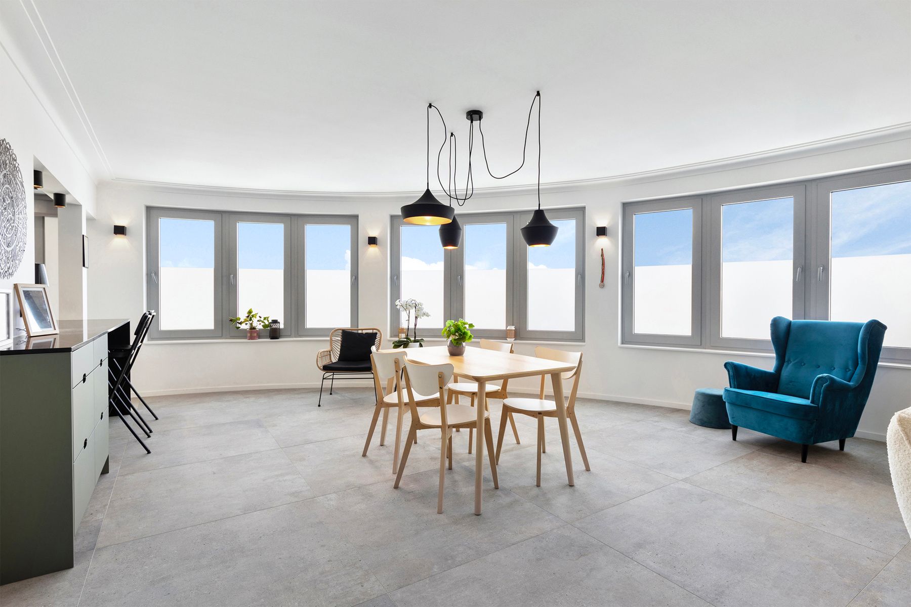 Stijlvol gerenoveerd appartement met 2 slaapkamers & kelder! foto 3