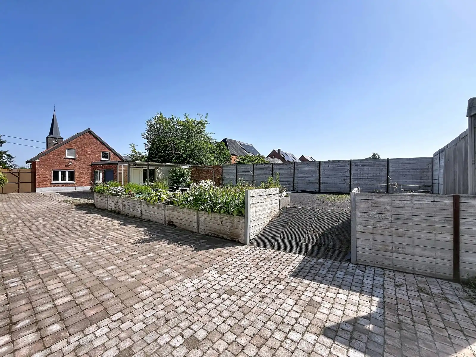 Charmante en opgefriste woning te Nieuwerkerken foto 17