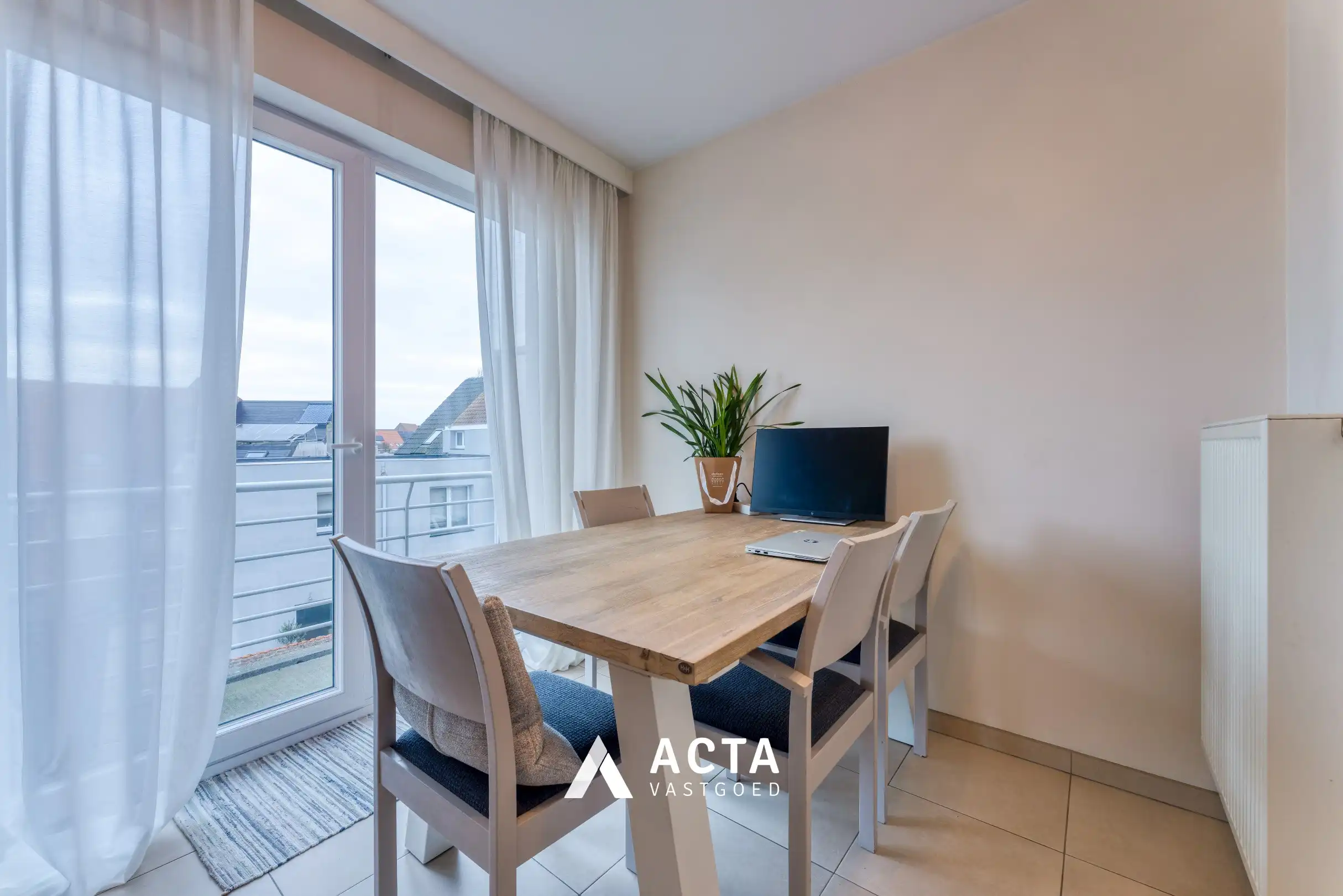 Instapklaar duplexappartement met twee slaapkamers en terras! foto 10