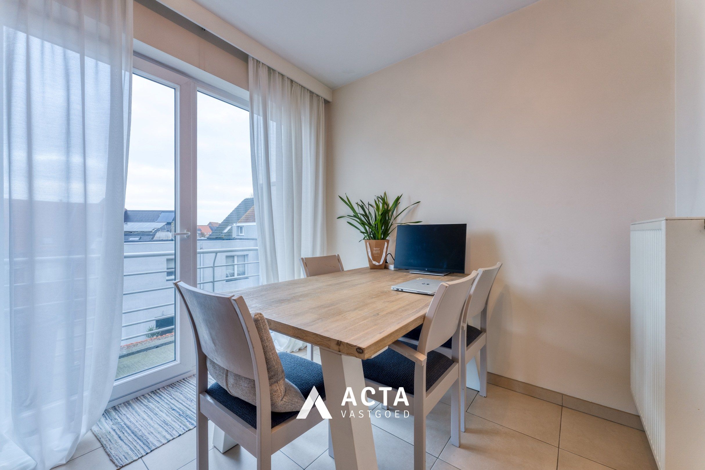 Instapklaar duplexappartement met twee slaapkamers en terras! foto 10