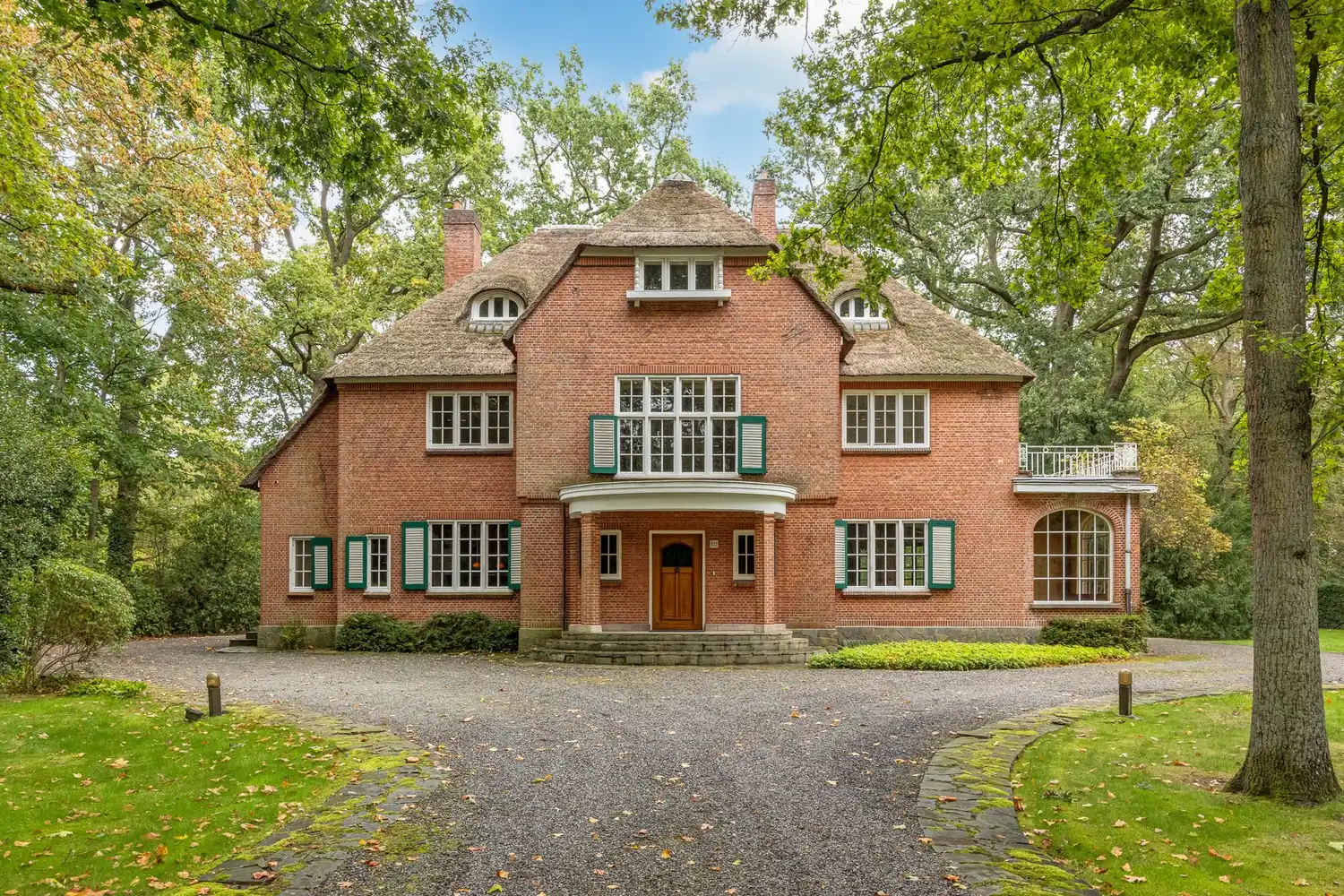 Karaktervolle te renoveren rietgedekte villa op een uitzonderlijk parkdomein van 13.670 m² in Vriesdonk (inclusief bouwgrond van ca. 4.543m²!) foto 3