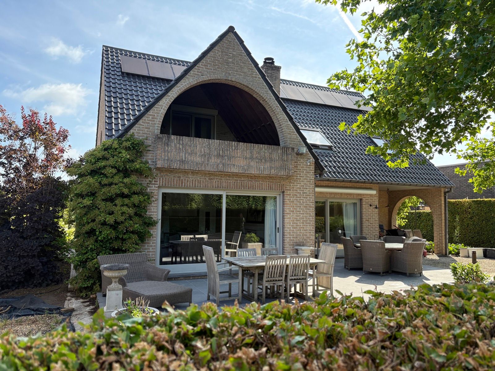 Charmante villa op een mooi perceel te Holsbeek foto {{pictureIndex}}