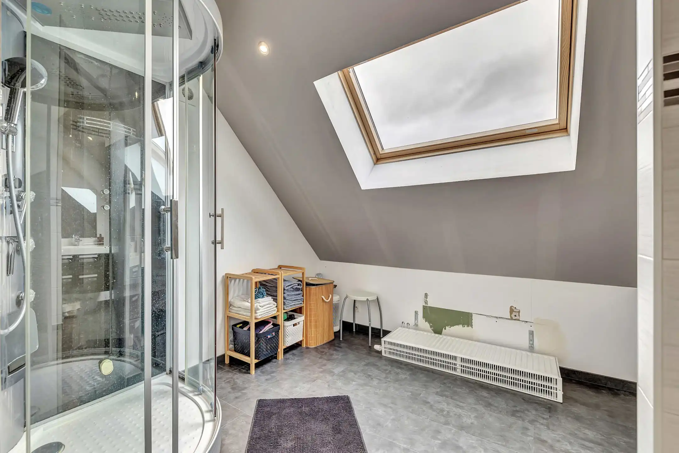 Rustieke woning op strategische ligging foto 23