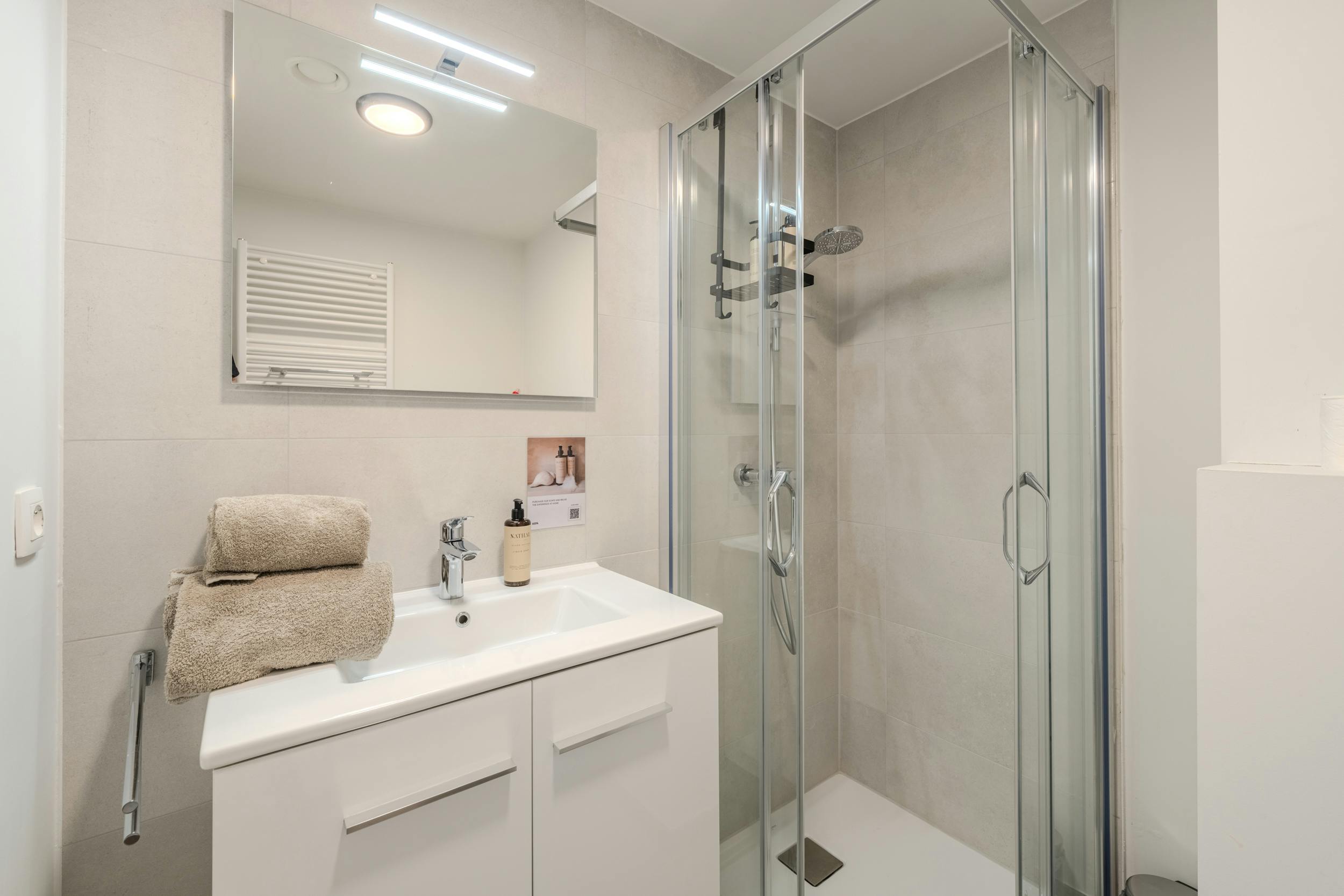 Prachtige studio vlakbij zee en strand  foto 8