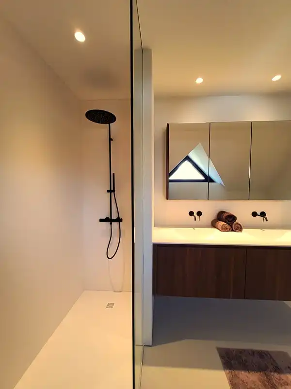 Volledig vernieuwde villa op een mooi perceel van ruim 28 are! foto 23