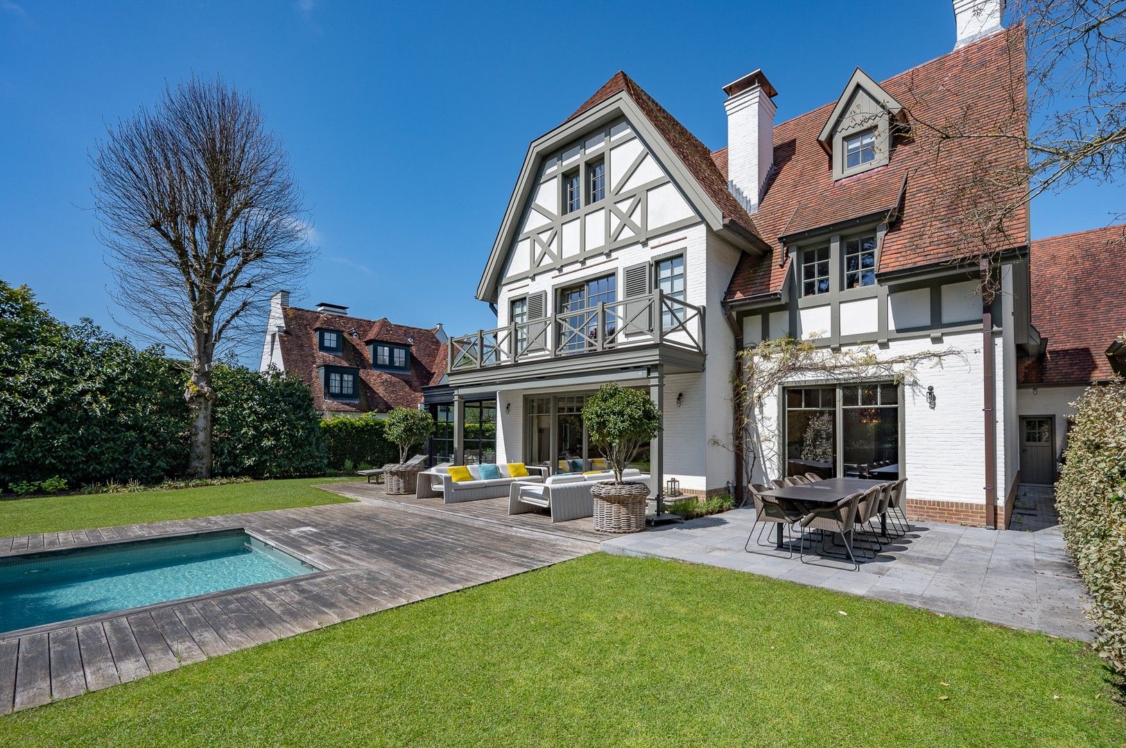 Prachtige villa met zwembad rustig gelegen in een paadje in hartje Zoute. foto 5