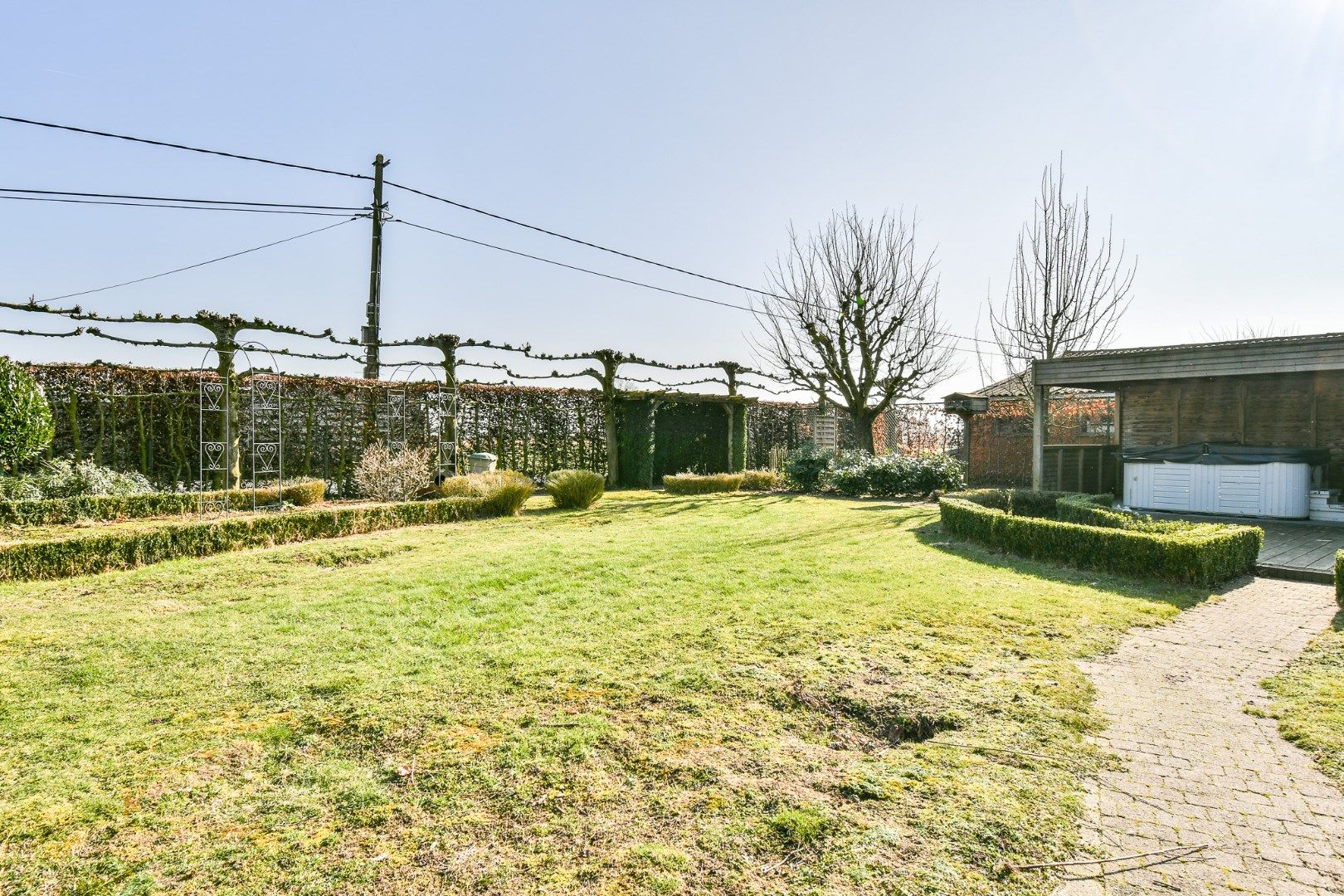 Karaktervolle villa met loodsen te koop in Torhout! foto 19