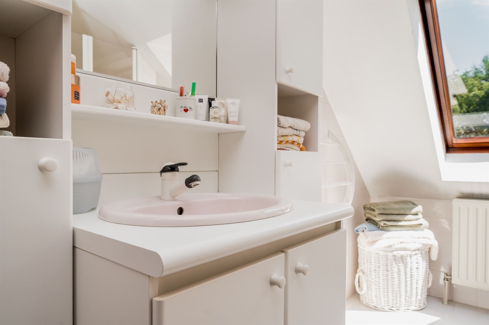 Unieke villa te koop met als troeven: Rust, ruimte en comfort in het groen foto 31