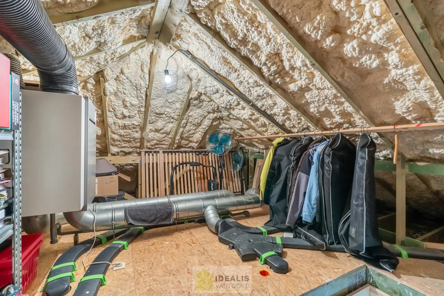 IDEALIS VASTGOED – ROYALE, INSTAPKLARE EN PERFECT ONDERHOUDEN GEZINSWONING DEWELKE OP EEN ELEGANTE MANIER WERD AANGEPAST AAN MINDERVALIDEN OP EEN RUIM EN RUSTIG PERCEEL VAN 11A 55CA foto 27