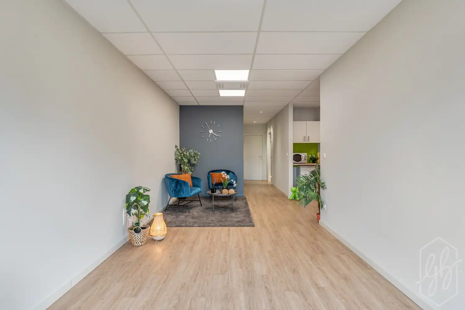 Instapklare kantoorruimte met parking voor de deur in Hasselt foto 4