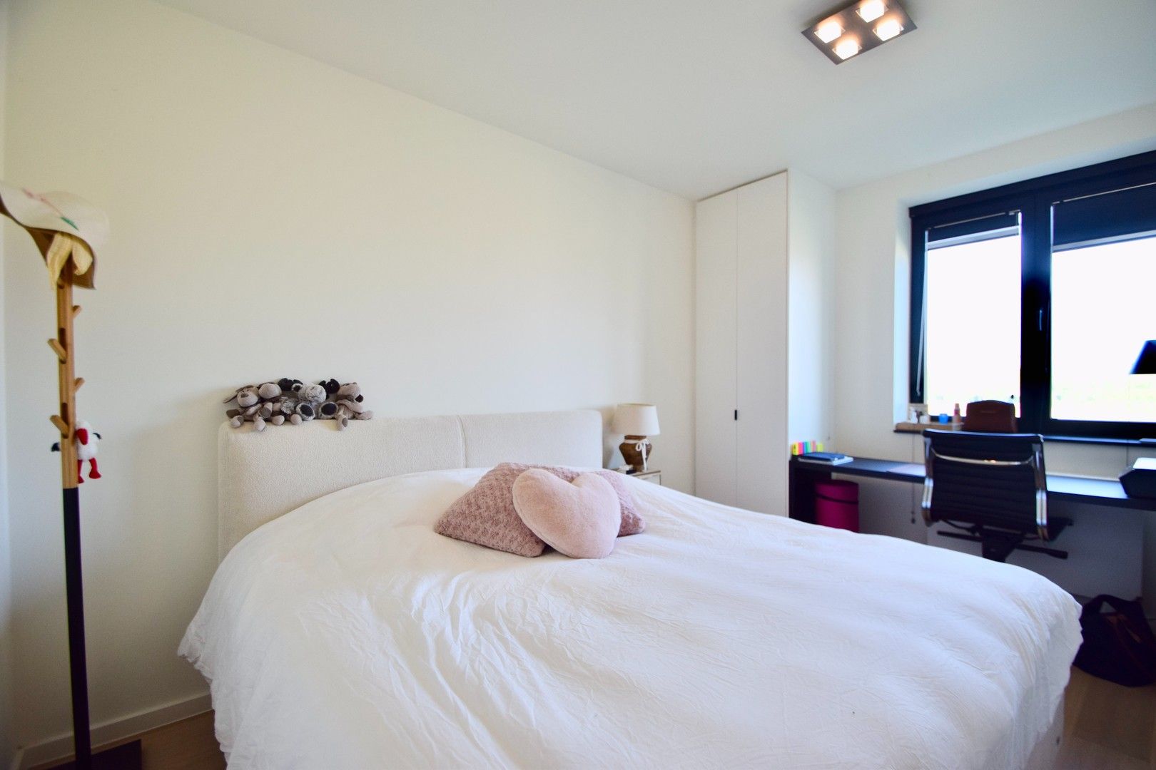Hoekappartement te huur in Duinenwater met een prachtig zonneterras genietend van het frontaal meerzicht. foto 20