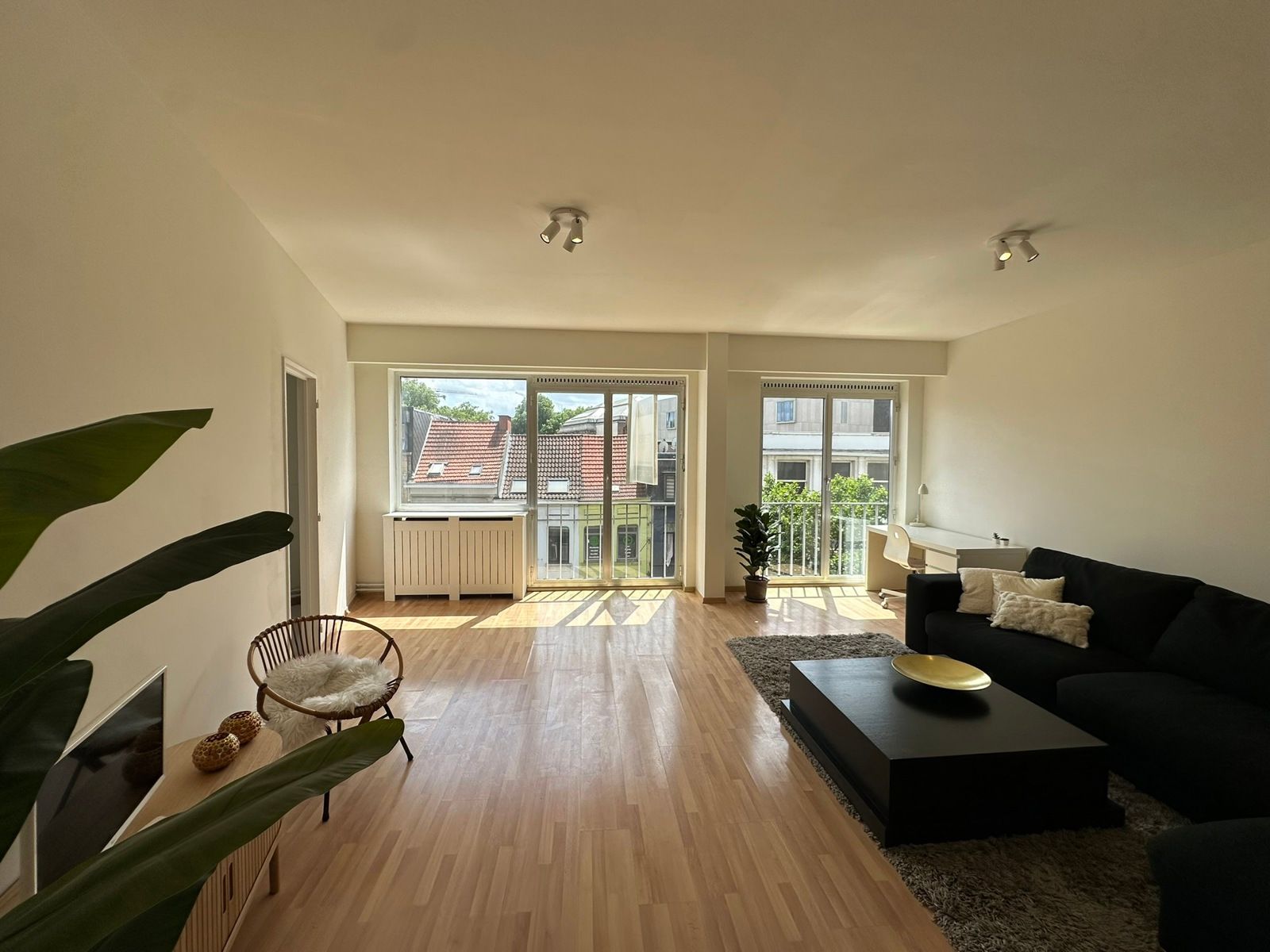 Zonnig 100% instapklaar appartement op centrale locatie! foto 9