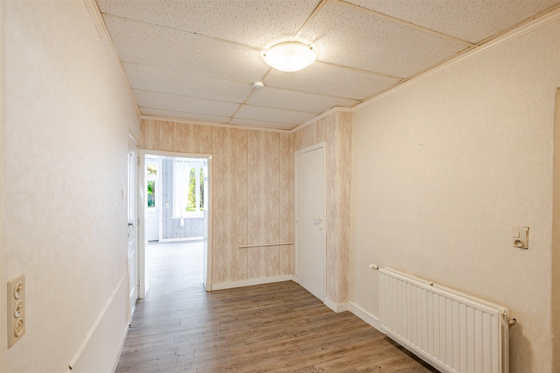 Goed gelegen, deels, te renoveren woning, centrum Asper(Gavere) foto 10