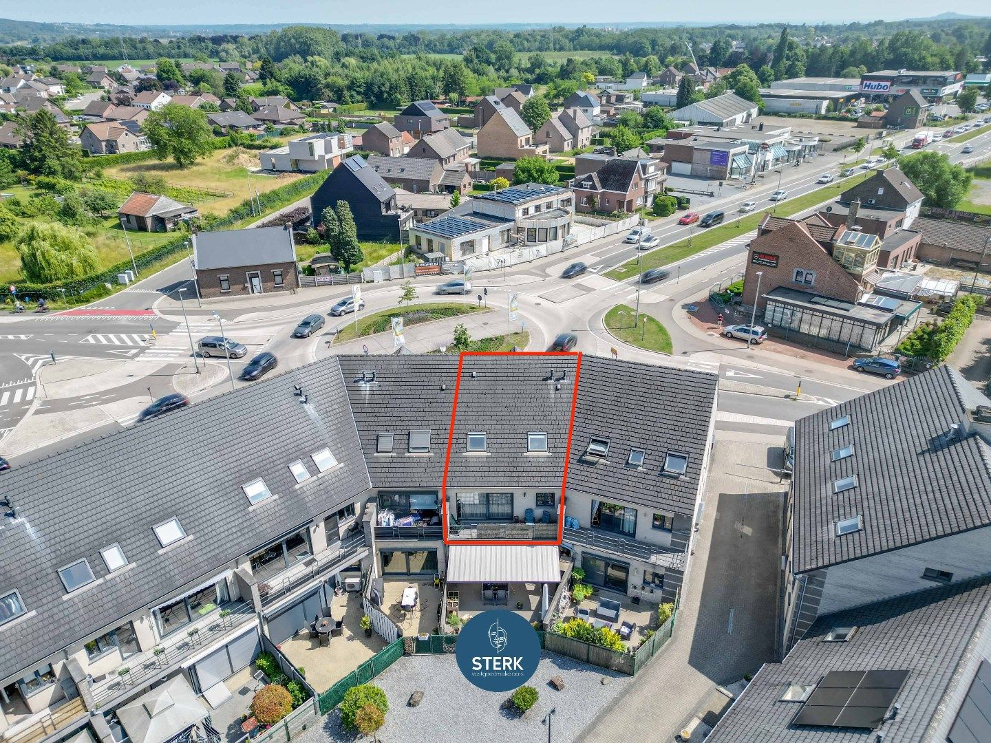 INSTAPKLAAR DUPLEX-APPARTEMENT MET 3 SLPKS EN 2 TERRASSEN TE REKEM !  foto 4