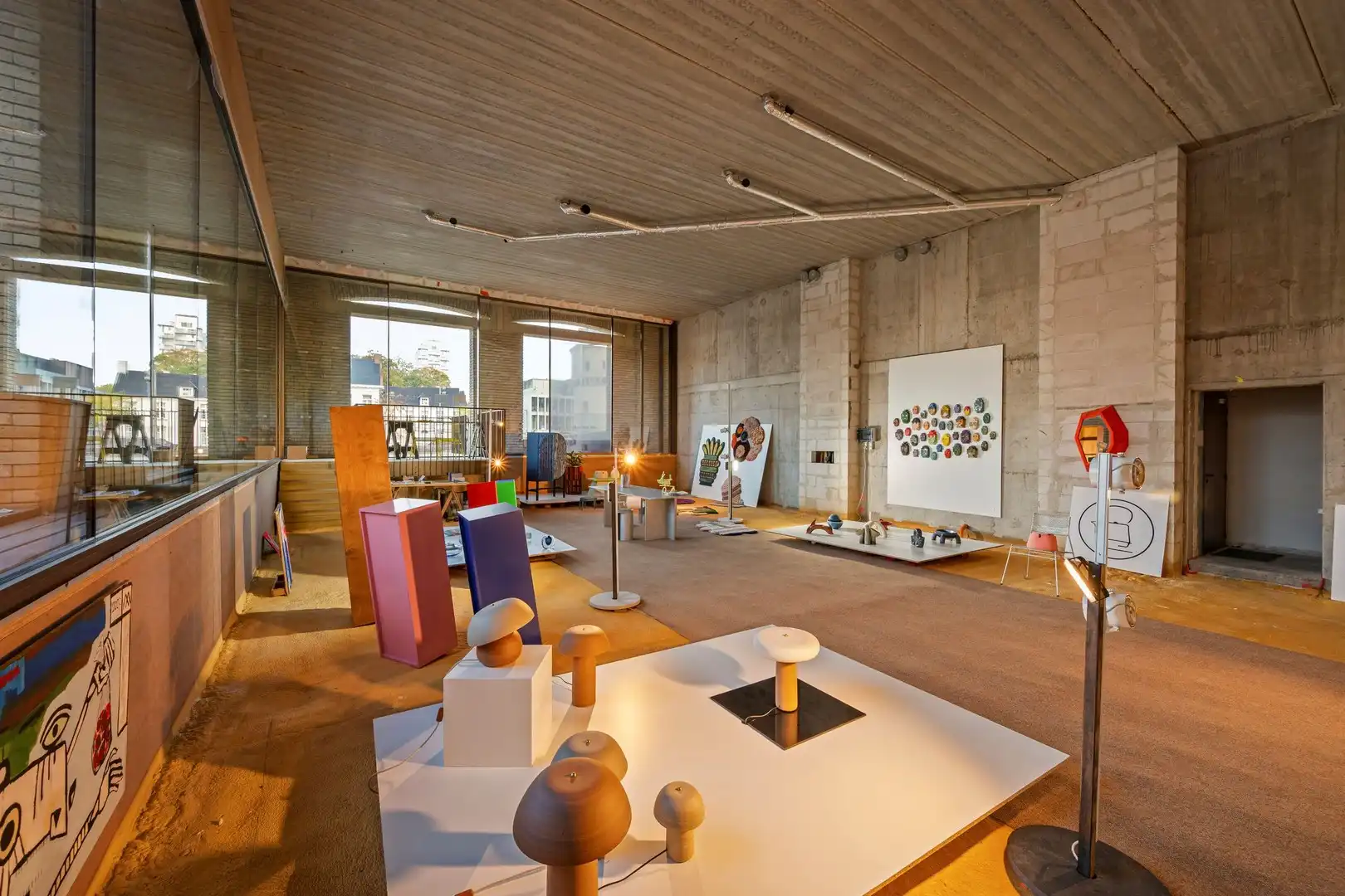 Unieke casco handelsruimte op een hoek van 150m² op een topligging aan de Broeltorens in Kortrijk foto 2