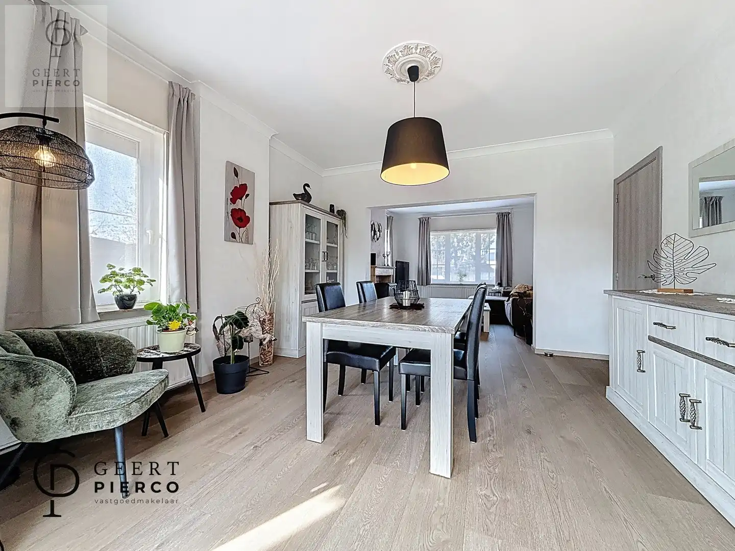 Knappe gerenoveerde gezinswoing foto 14