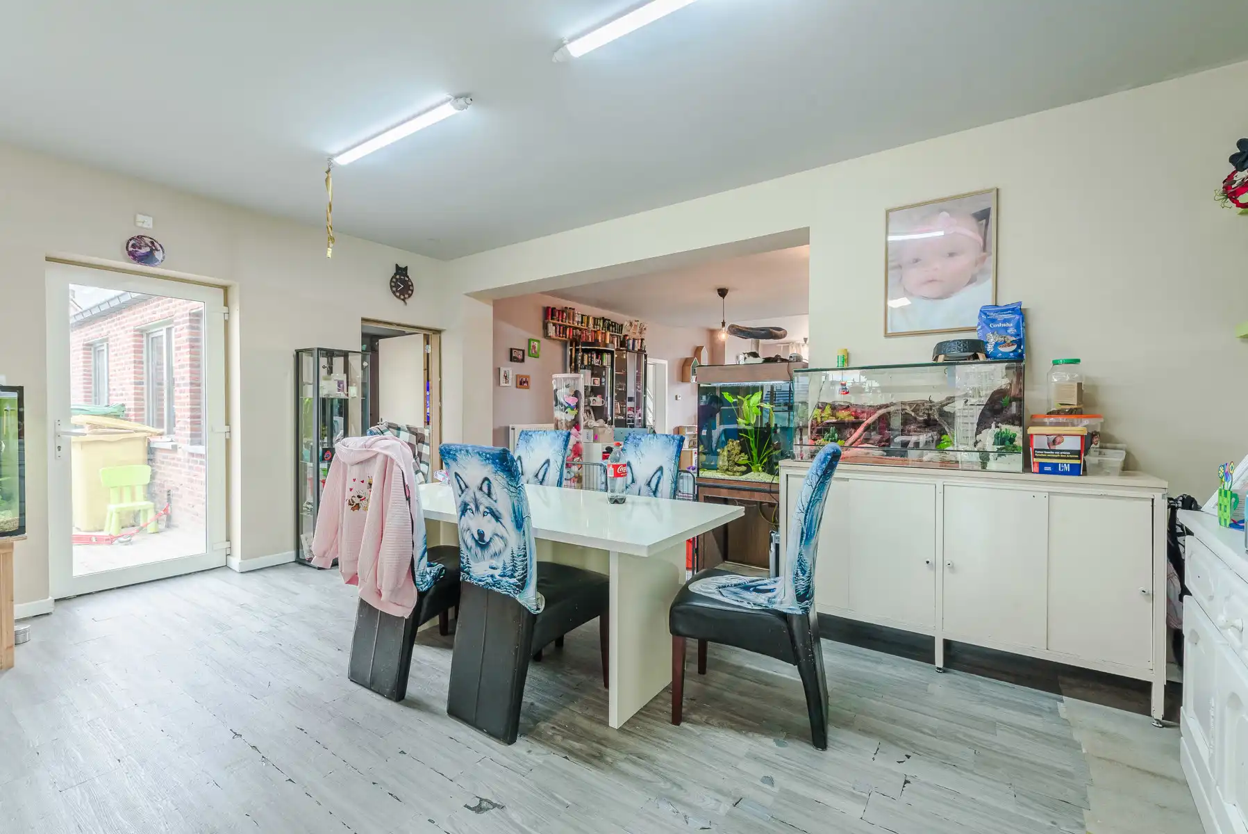 ruime woning met 4 slaapkamers op een fraai hoekperceel  foto 3