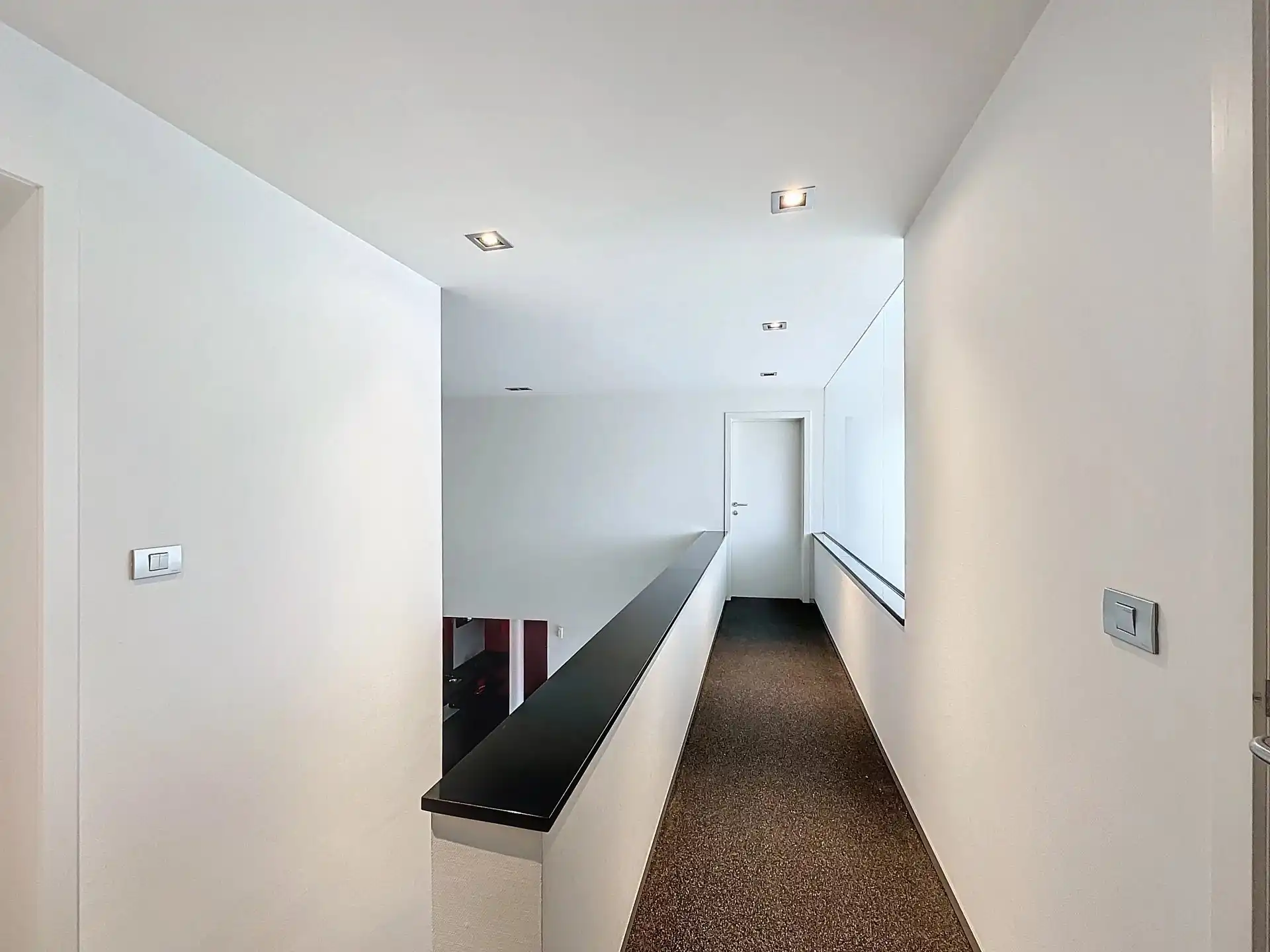 Unieke moderne woning met een dubbele bestemming op een perceel van 29a24ca. foto 52