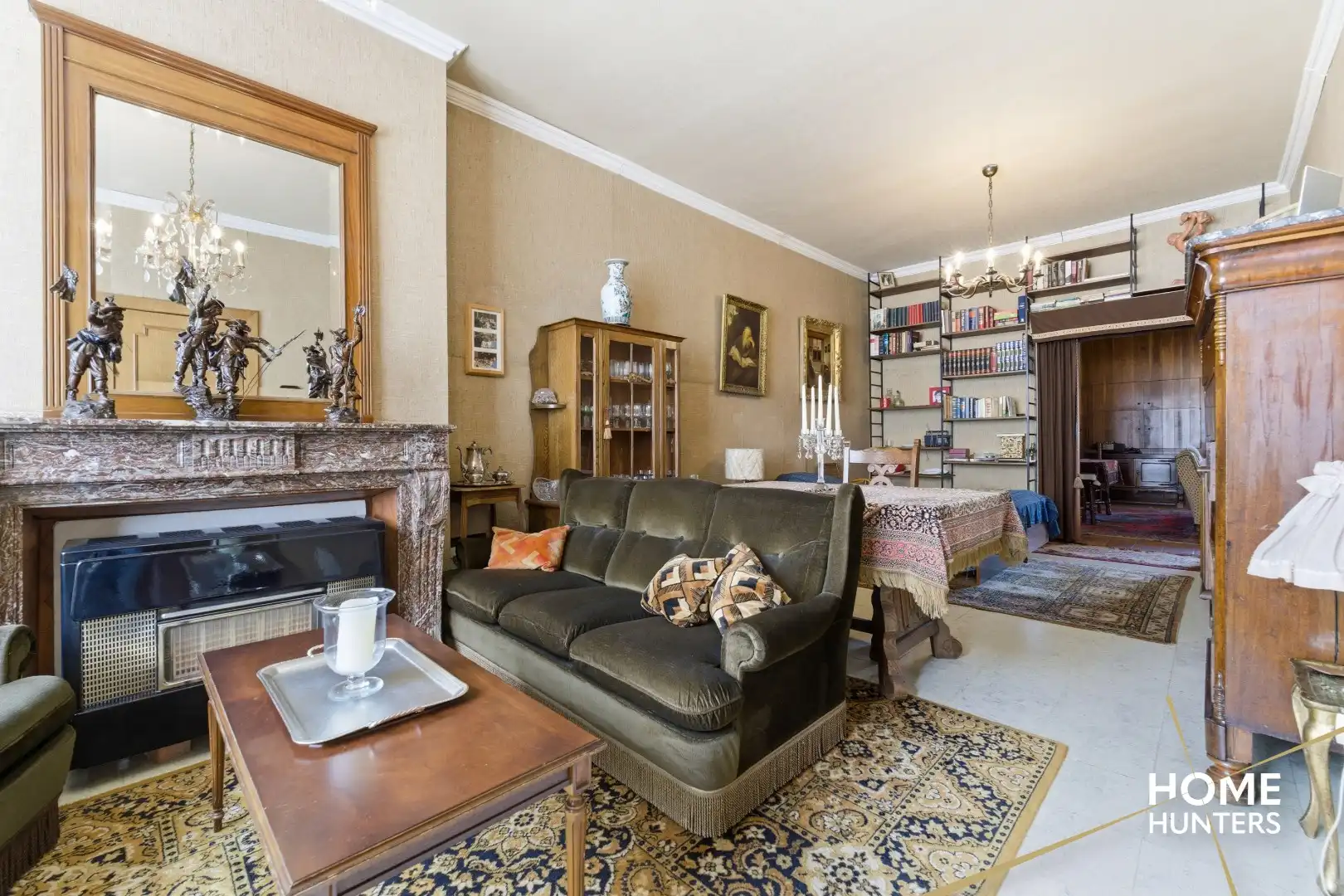 Karaktervolle te renoveren woning met 4 slaapkamers en ruime tuin te Ieper foto 4