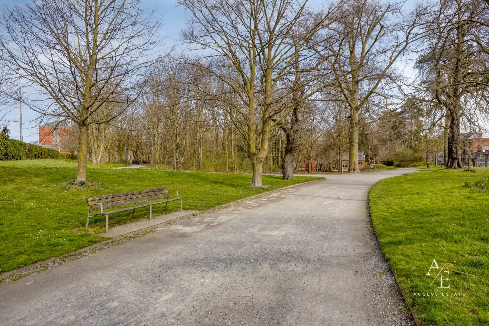 GENT - Te renoveren appartement (2slk.) met groot terras en ver uitzicht over het stadscentrum foto 15