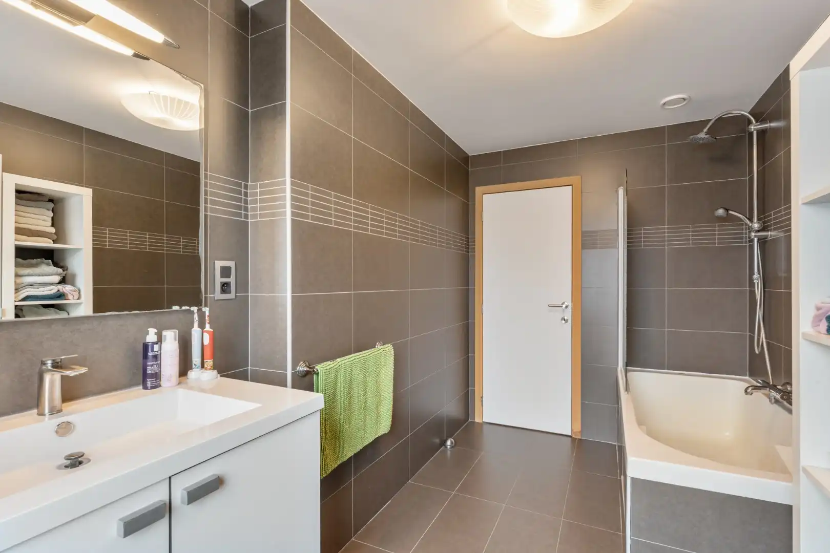 Recente, goed afgewerkte gezinswoning op een perceel van 5a15ca nabij het dorpscentrum van Opoeteren!  foto 23