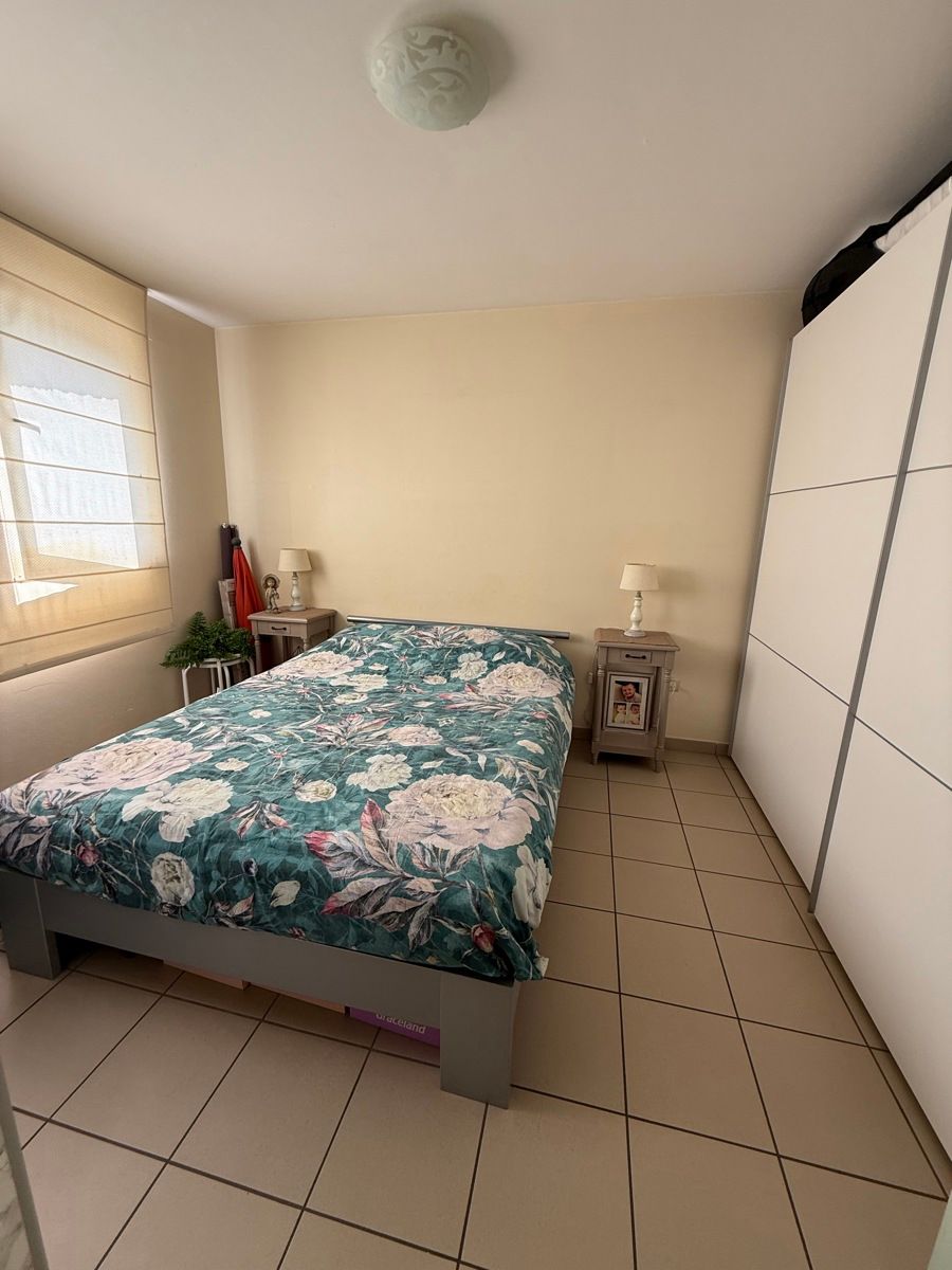 Instapklaar appartement met terras op toplocatie in Genk foto 12