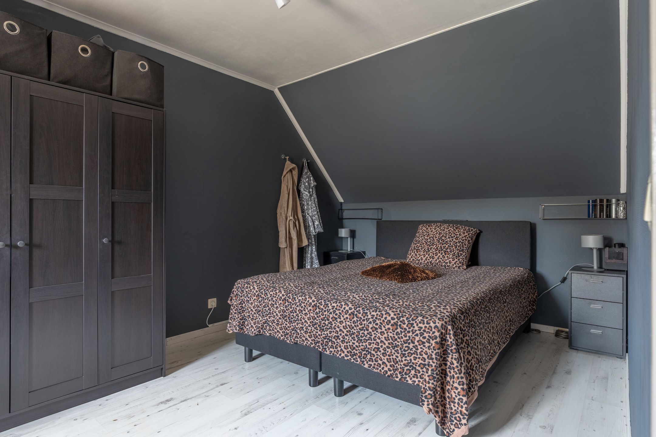 Instapklare woning met 3 grote slpks en garage foto 18