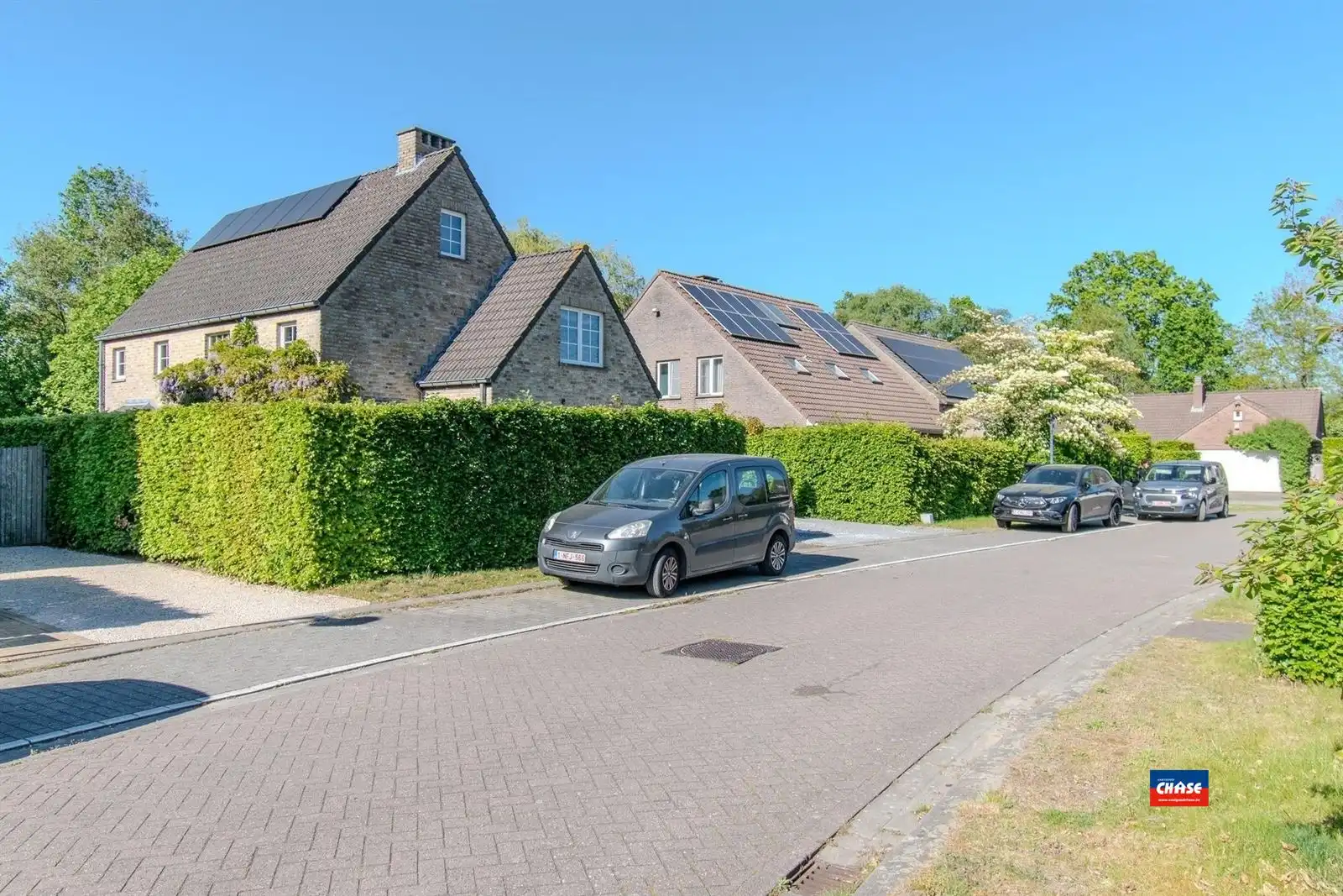 Villa met prachtige tuin in een doodlopende straat foto 30