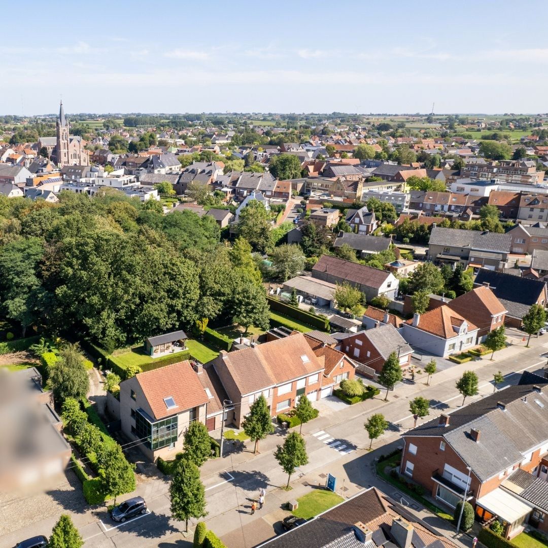 Unieke woning vlakbij het centrum op een perceel van 1012 m², Lichtervelde. foto 4