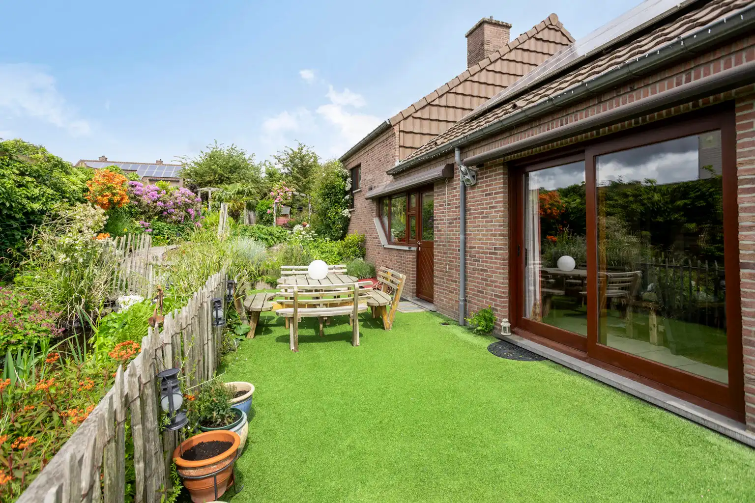 MOOIE WONING MET TUIN IN EEN RUSTIGE WIJK IN NEERVELP.   foto 3