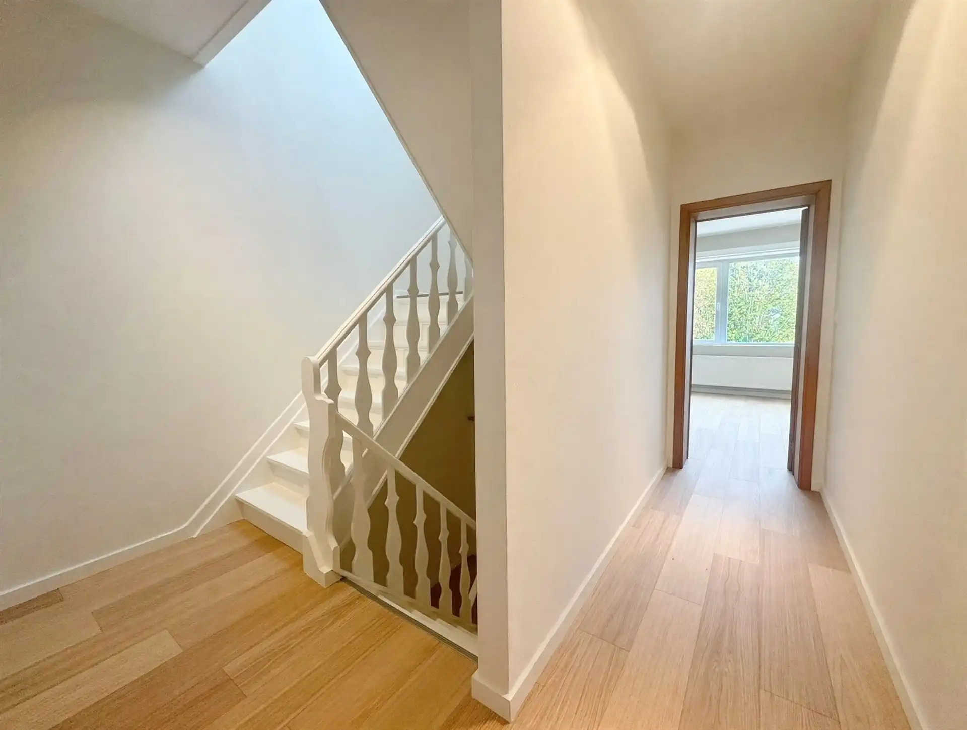 Prachtig gerenoveerde woning op toplocatie aan het Keizersplein in Aalst foto 12
