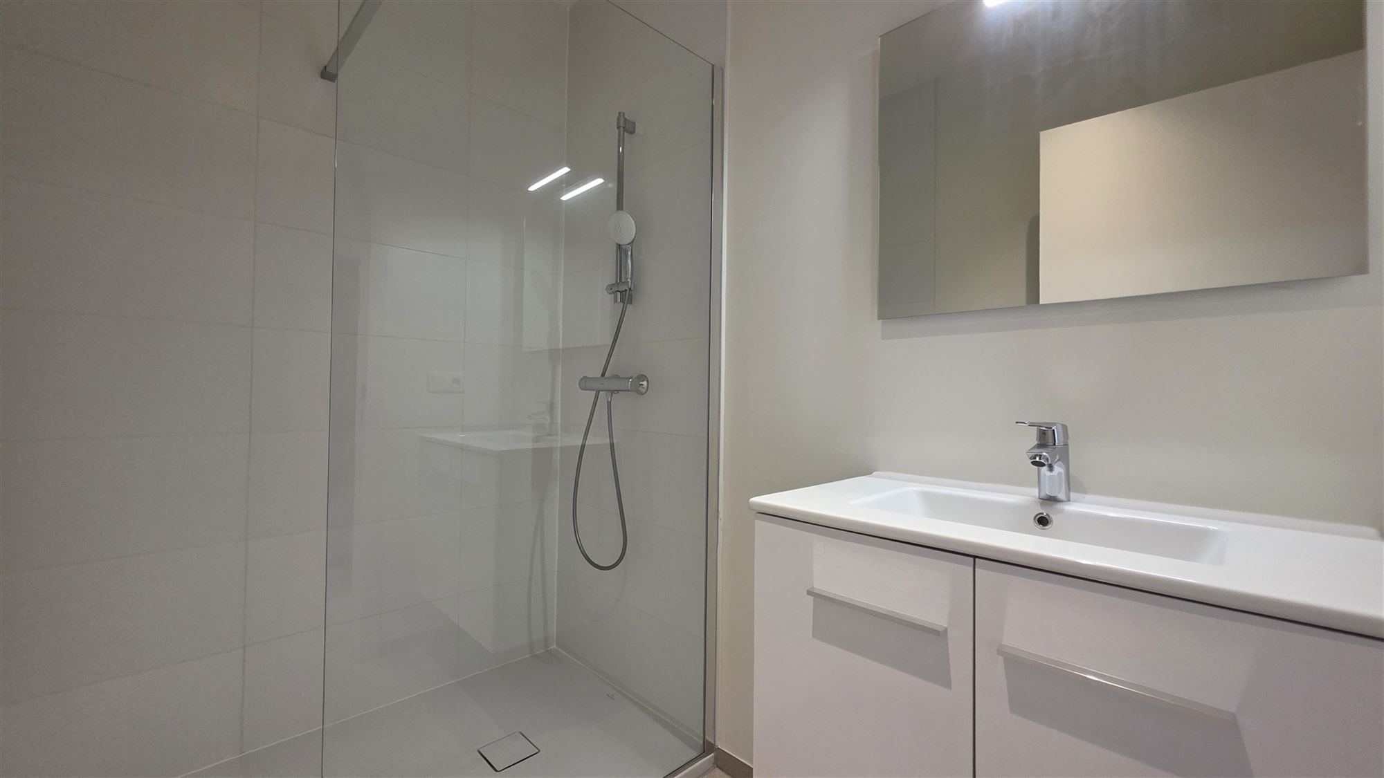 Nieuwbouw 3 slaapkamerappartement foto 10