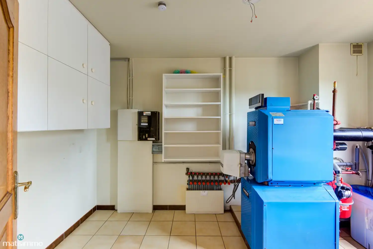 ZEER RUIME GEZINSWONING MET 4 SLAAPKAMERS, GARAGE EN TUIN TE BILZEN foto 13