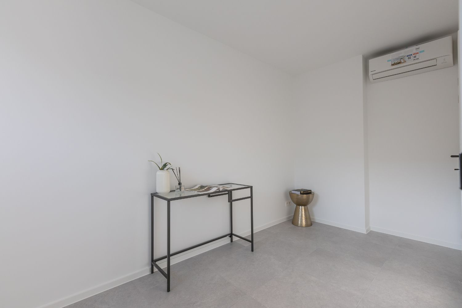 Gerenoveerd twee slaapkamer appartement foto 14