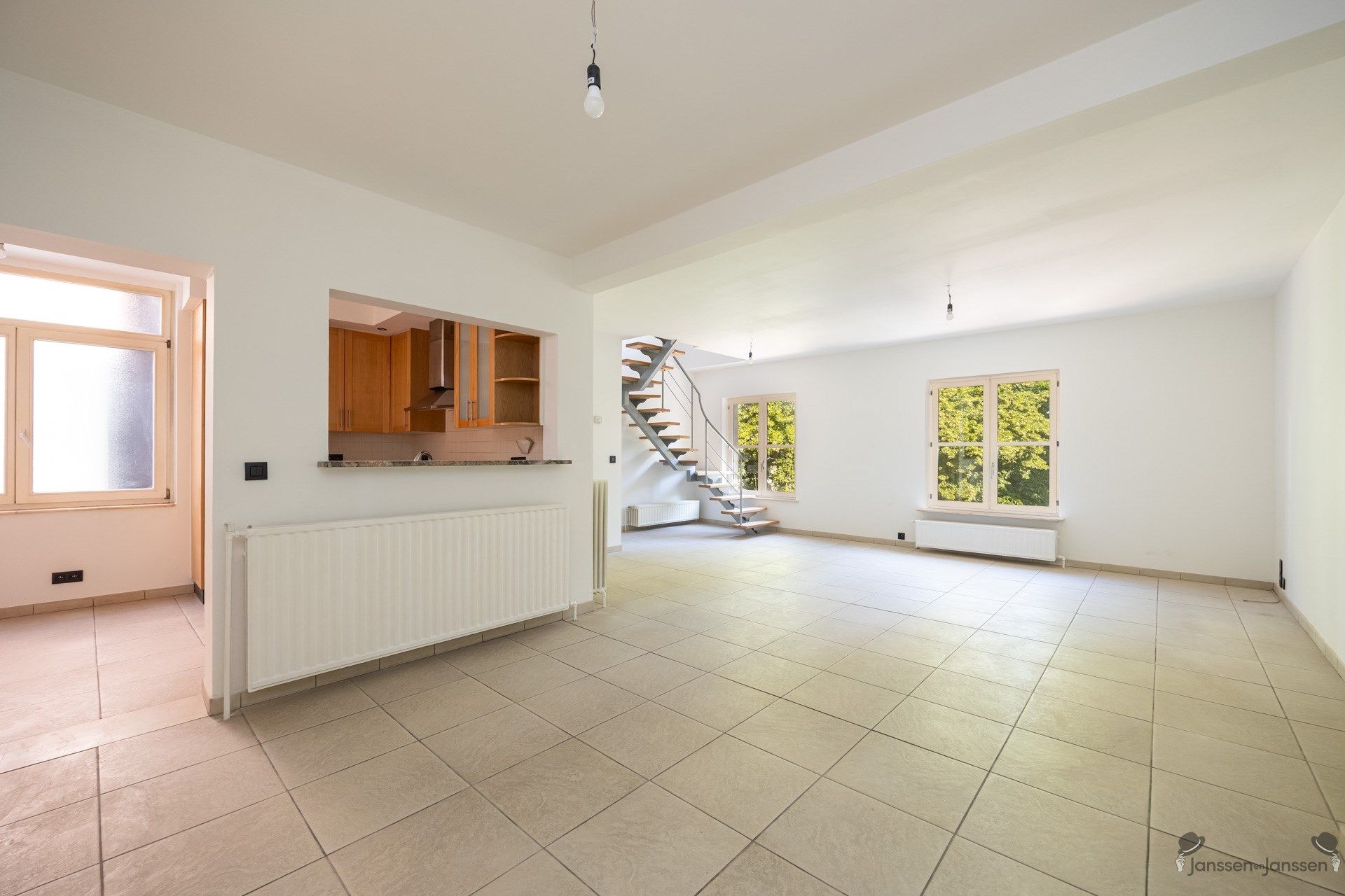 Ruim duplexappartement met twee slaapkamers te koop op het 2e verdiep in hartje Aarschot. foto 6