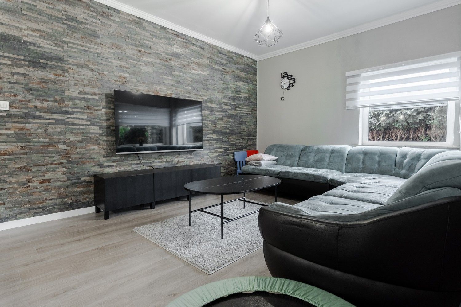 Charmante instapklare gezinswoning met garage op 478 m² grond in hartje Pelt foto 17