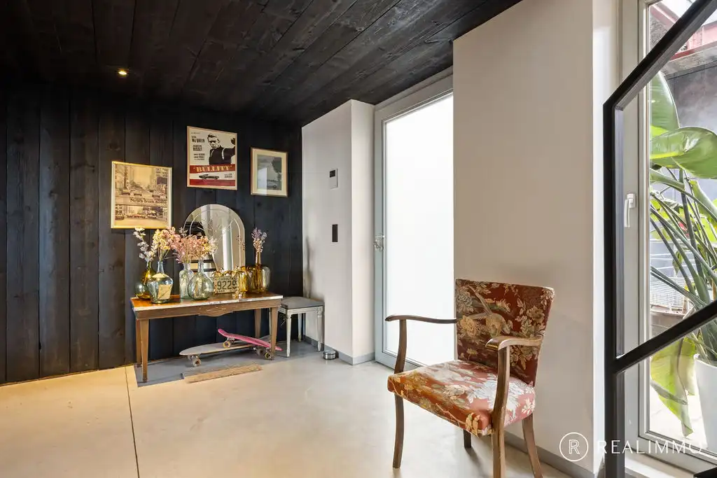 Exclusieve loft met privatieve staanplaats en kelderberging! foto 5