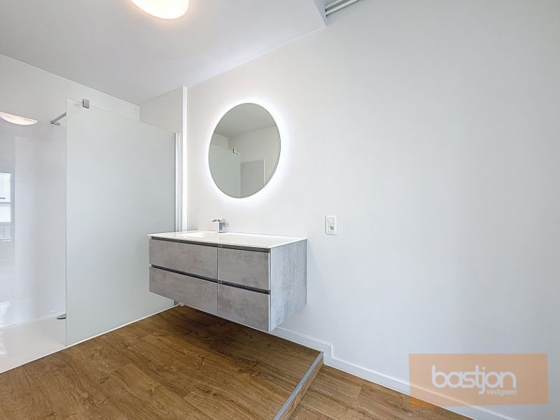 Volledig vernieuwd appartement in het centrum. foto 8