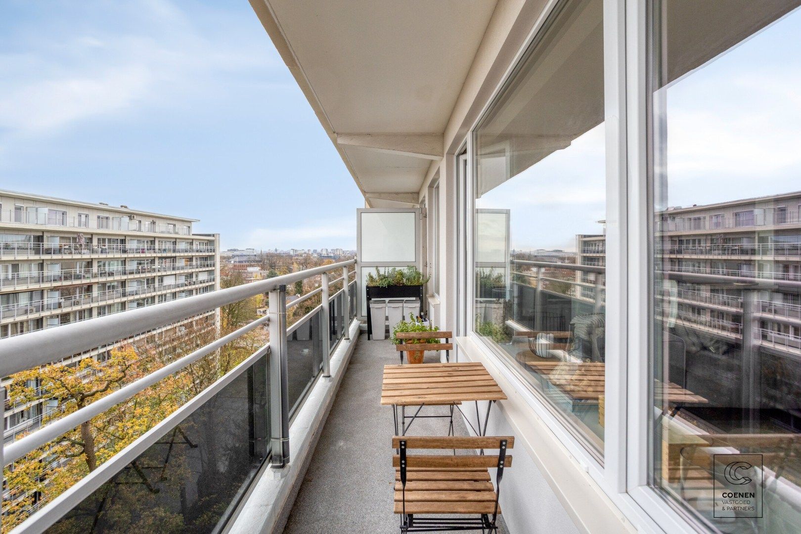 Stijlvol gerenoveerd appartement met 2 slaapkamers & zonnig terras op toplocatie te Berchem foto 20