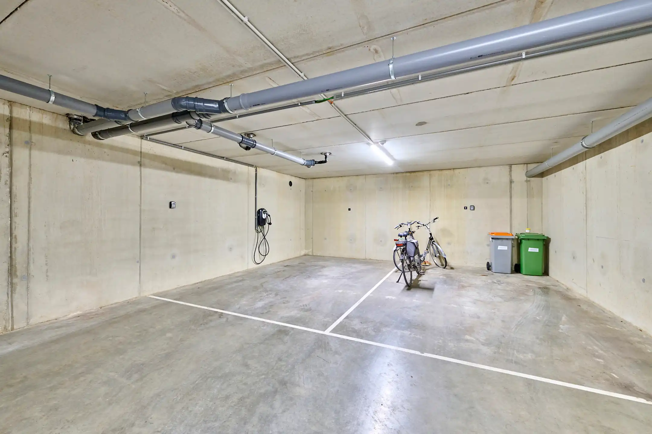 INSTAPKLAAR GELIJKVLOERS 1 SLAAPKAMER APPARTEMENT foto 12