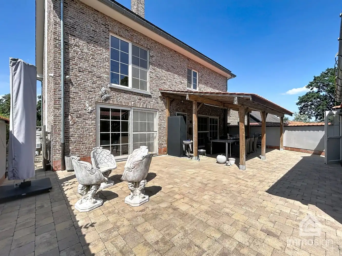 Stijlvolle villa met 5 volwaardige slaapkamers te Herk-de-stad! foto 2