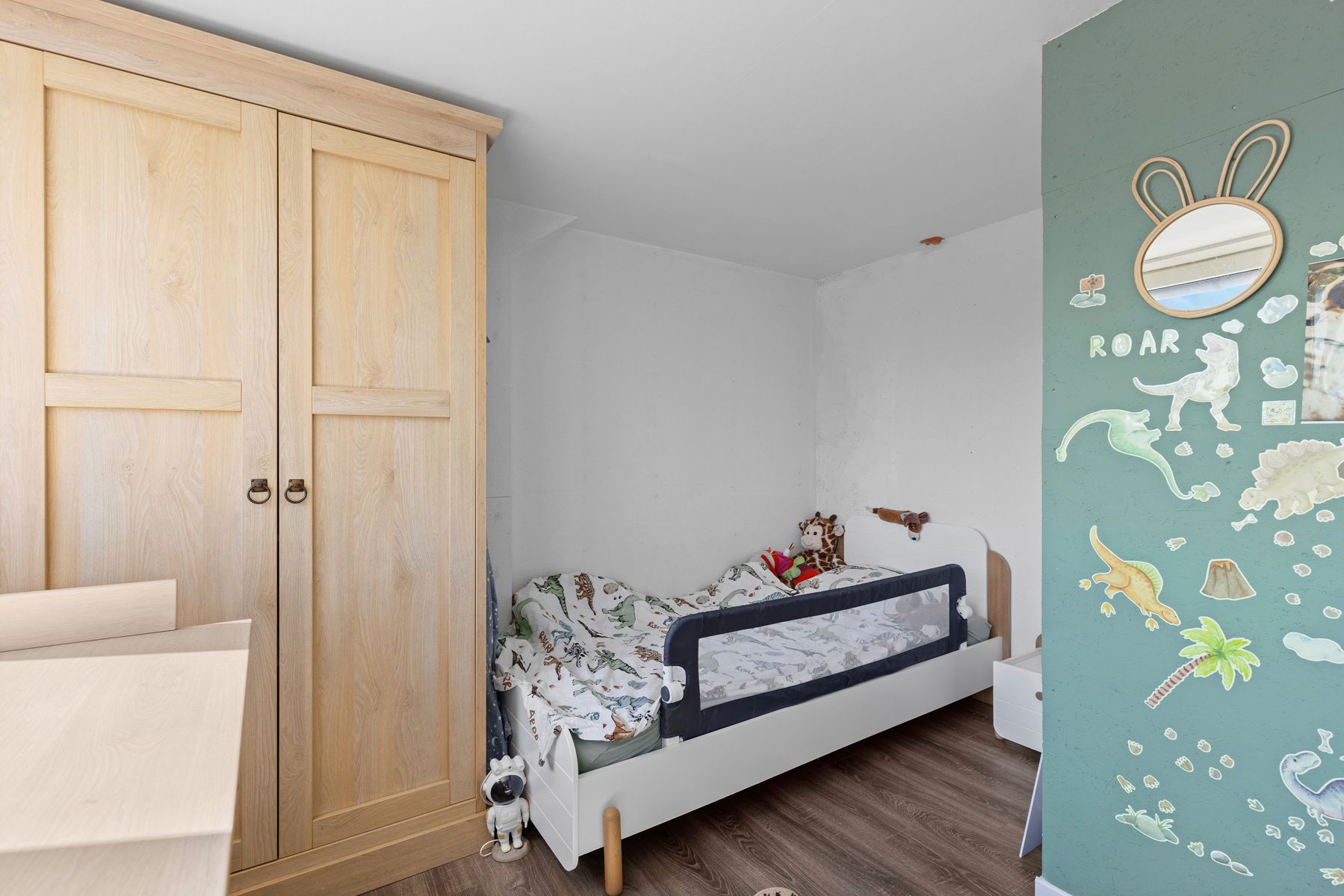 Instapklare gerenoveerde starterswoning met 2 slpks en oostgerichte tuin (500m2) foto 16