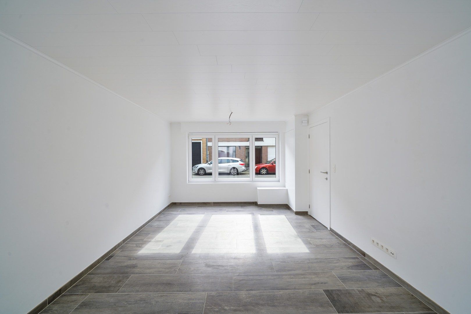 Volledig gerenoveerde rijwoning met 3 slaapkamers in Stene foto 4