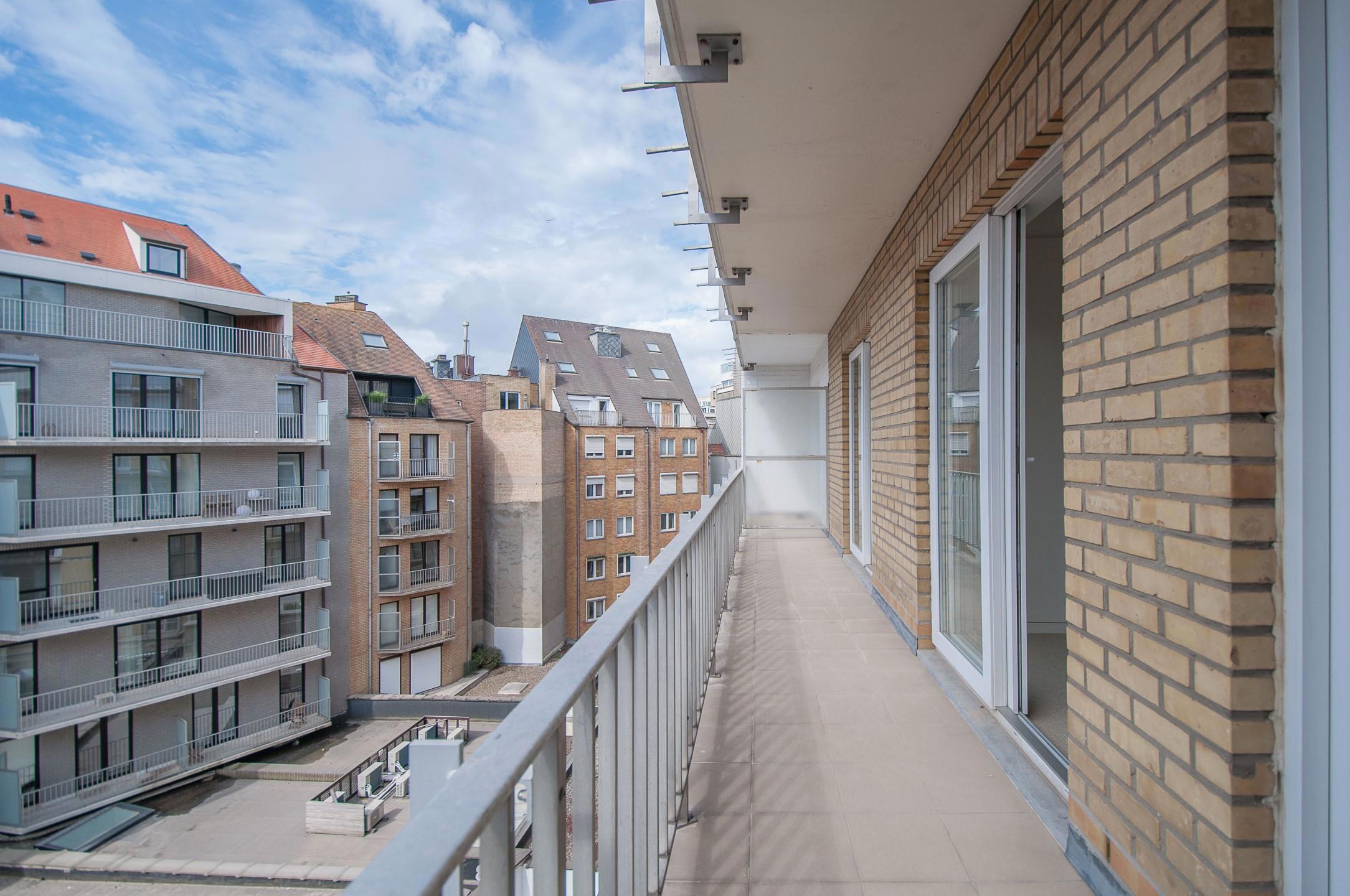 Appartement met terras op Zeedijk Zoute aan het Albertplein. foto 20