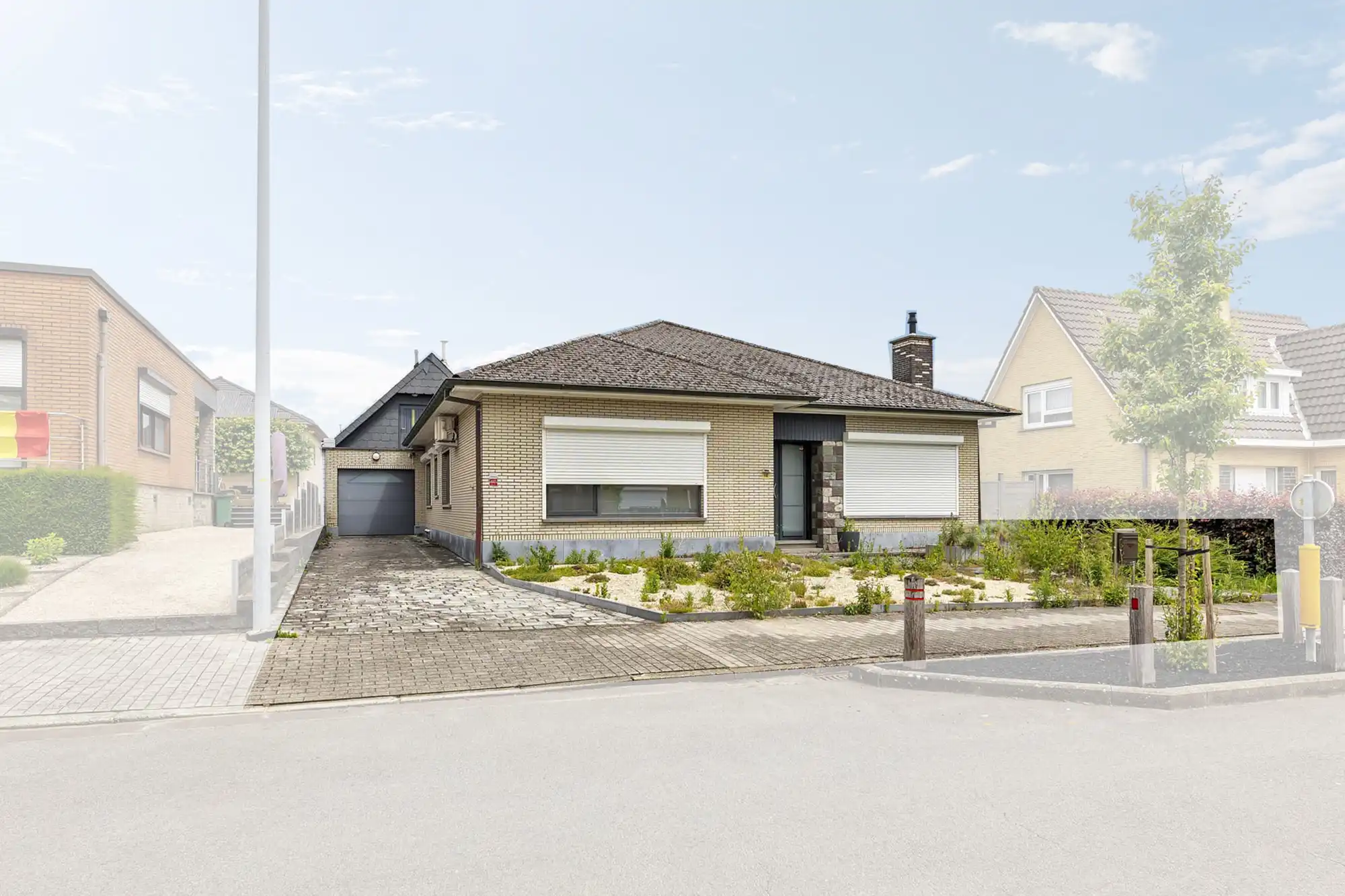 Hoofdfoto van de publicatie: UNIEKE BUITENKANS! Instapklare bungalow met loods/bouwgrond