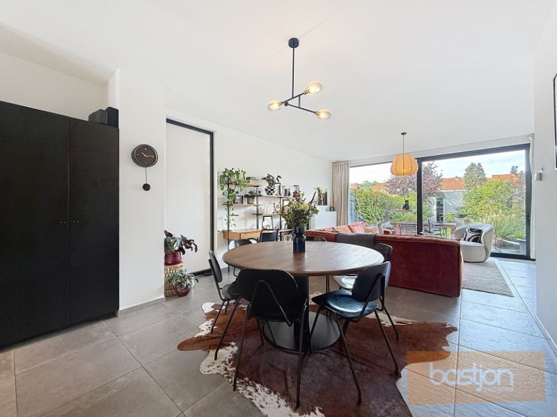 BEN (BIJNA ENERGIE NEUTRAAL) WONING TE HUUR MET 3 SLAAPKAMERS EN TUIN foto 3