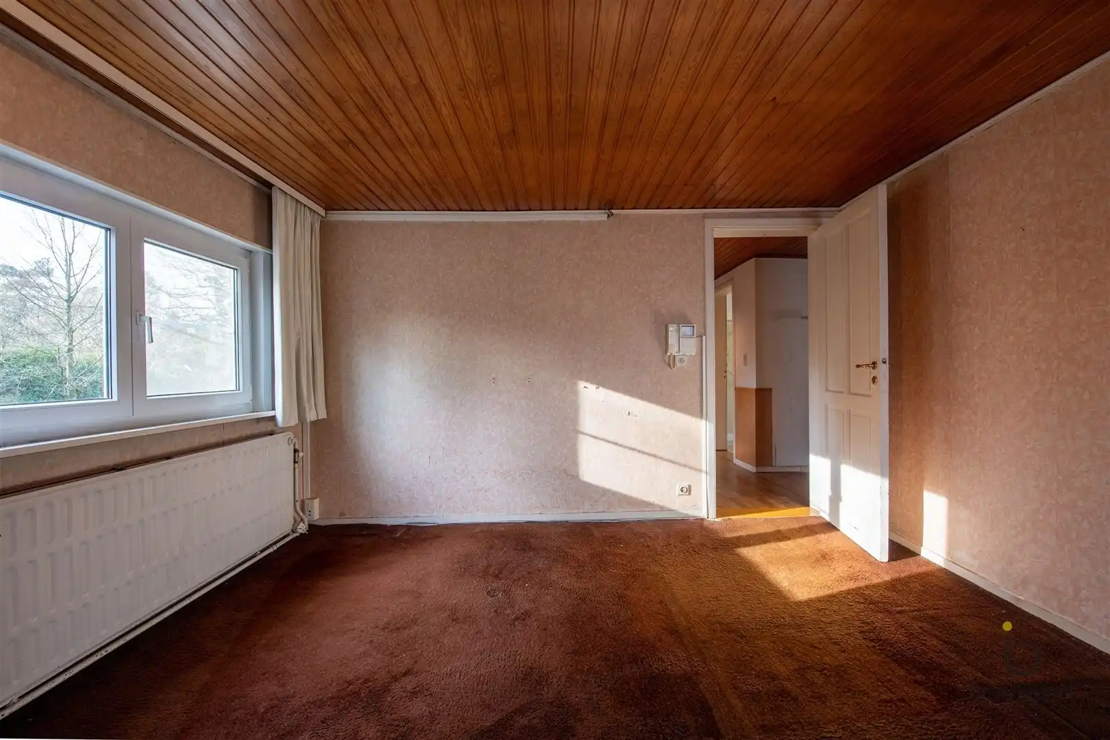 Veel renovatiepotentieel in ruime rustig gelegen familiewoning midden in het groen! foto 25